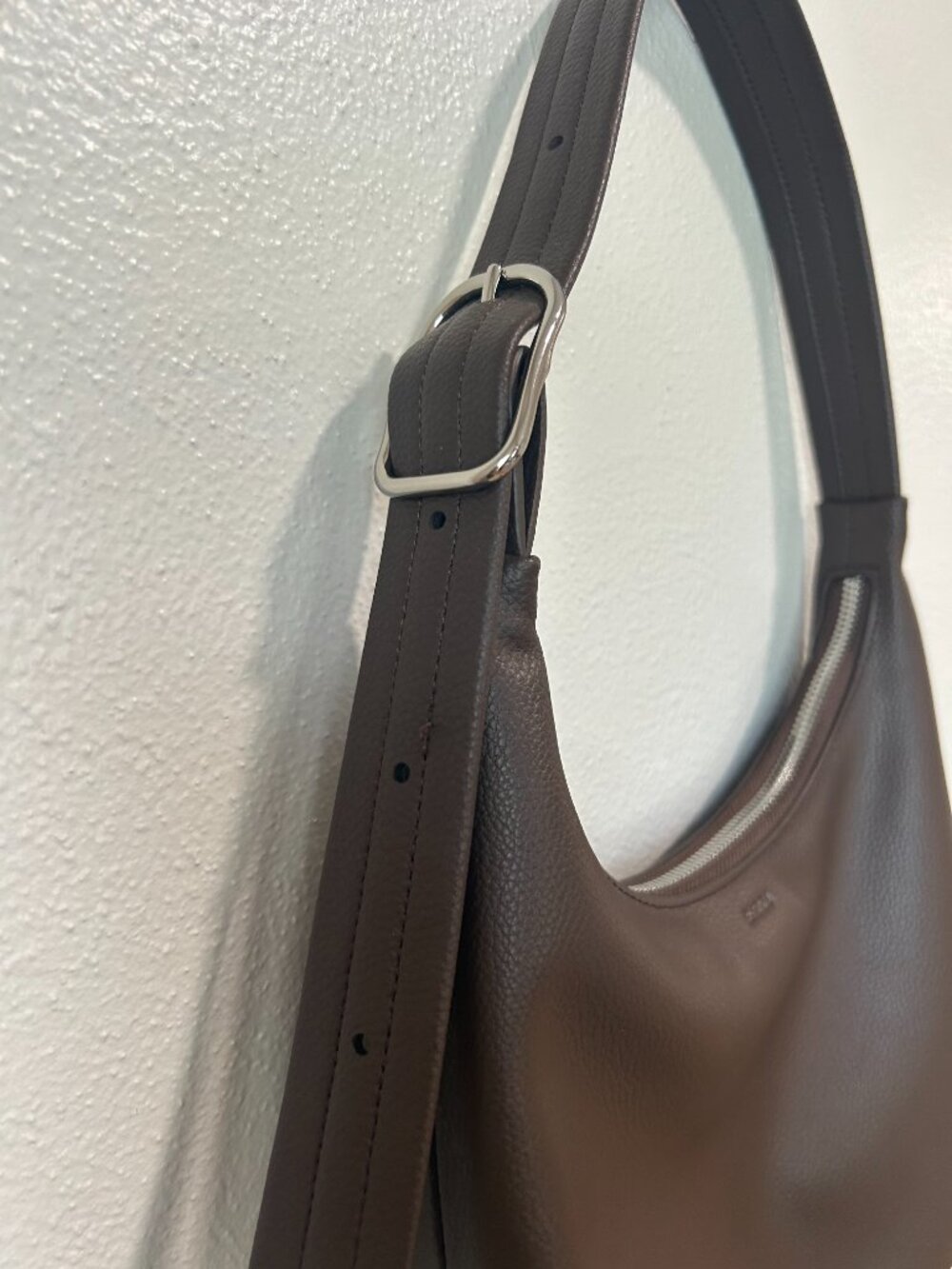 BAGGU Mini Recycled Leather Shoulder Bag - Picture 7 of 7